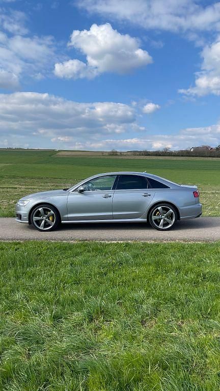 Grau Gebraucht 2015 Audi A6 Sport Limousine | 21.300 € (Fairer Preis) - Bild 1/4