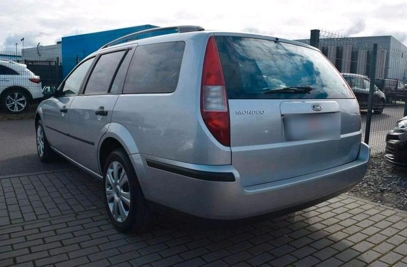 Gebraucht Ford Mondeo 125 PS (91 kW) 2001 Silber Kombi