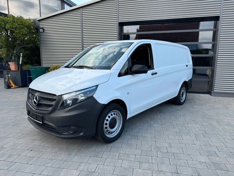Weiß Gebraucht 2021 Mercedes Vito Van / Kleinbus | 27.100 € - Bild 1/4