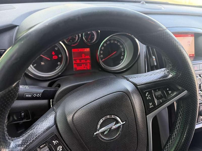 Gebraucht Opel Astra Eco 204 PS (150 kW) 2014 Grau Limousine