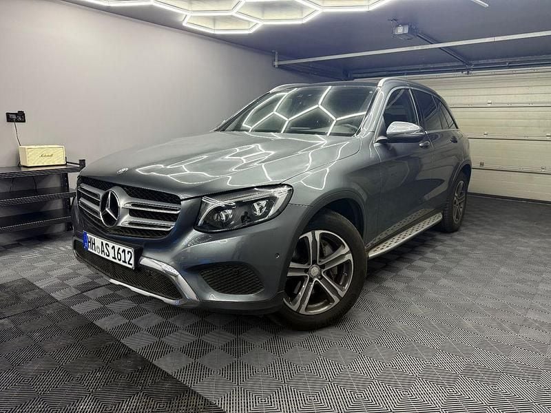 Grau Gebraucht 2016 Mercedes GLC220 SUV | 22.950 € (Superpreis) - Bild 1/4
