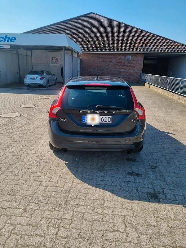 Gebraucht Volvo V60 Summum 241 PS (177 kW) 2011 Schwarz Kombi