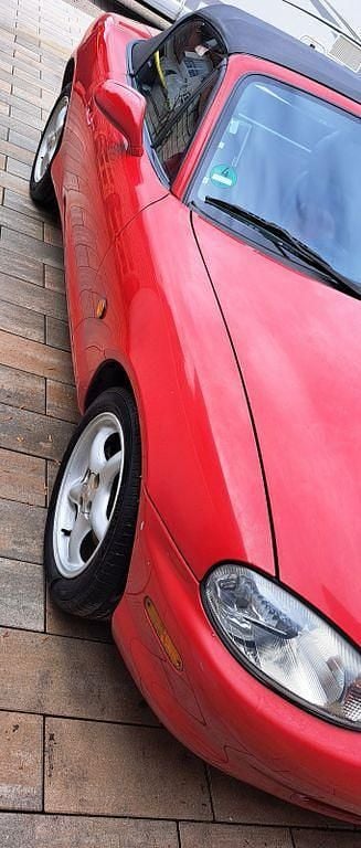 Second-hand Mazda MX5 110 CP (80 kW) 1999 Roșu Cabrio