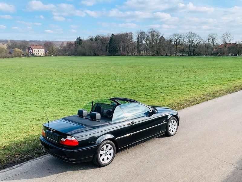 Gebraucht BMW 318 143 PS (105 kW) 2002 Schwarz Cabrio