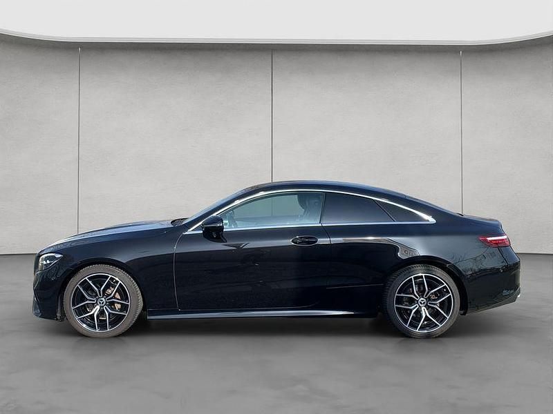 Gebraucht Mercedes E200 AMG 197 PS (144 kW) 2021 Schwarz Coupé