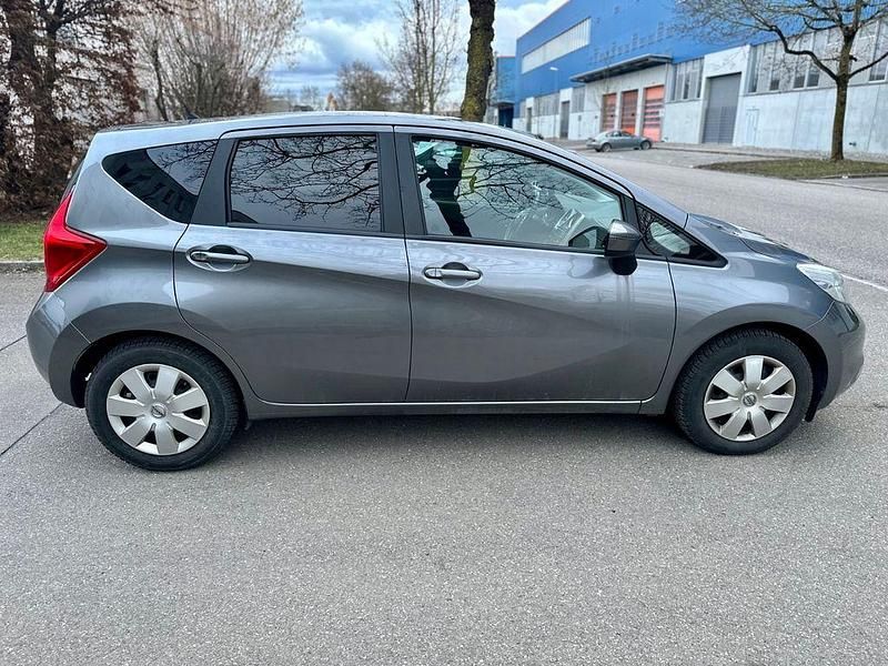 Gebraucht Nissan Note Acenta 90 PS (66 kW) 2014 Grau Kleinwagen