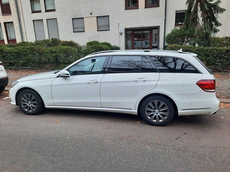 Gebraucht Mercedes E250 Avantgarde 204 PS (150 kW) 2014 Weiß Kombi
