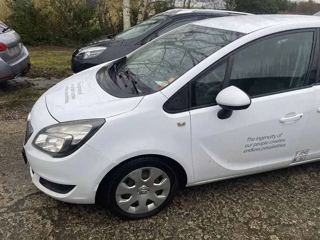 Gebraucht Opel Meriva drive 110 PS (80 kW) 2016 Weiß Van / Kleinbus