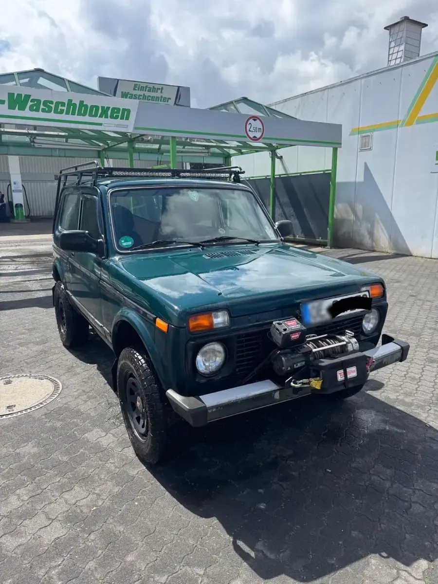 Gebraucht Lada Taiga 92 PS (67 kW) 2011 Grün SUV