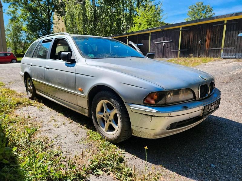 Gebraucht 2001 BMW 520 Kombi | 1.100 € (Superpreis) - Bild 1/4