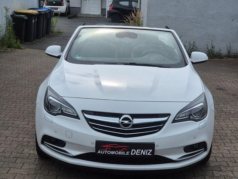 Weiß Gebraucht 2013 Opel Cascada Innovation Cabrio | 7.899 € (Fairer Preis) - Bild 1/4