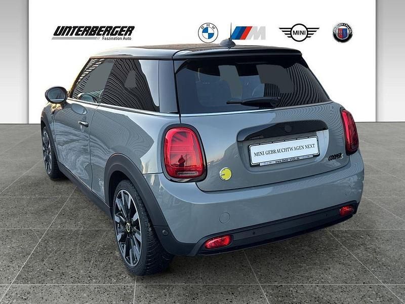 Gebraucht Mini Cooper SE 135 kW (184 PS) 2022 Moonwalk grey Kleinwagen
