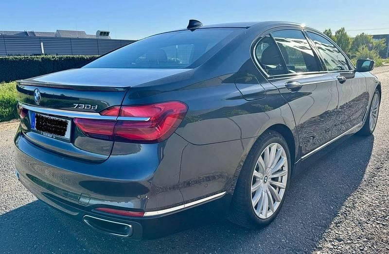 Gebraucht BMW 730 265 PS (194 kW) 2019 Grau Limousine