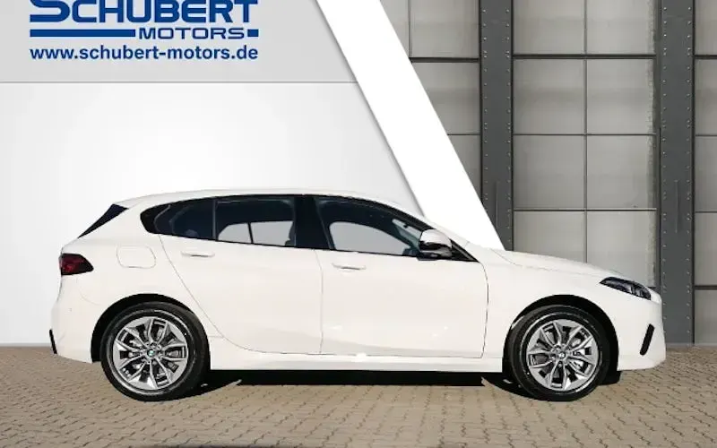 Gebraucht BMW 116 Performance 122 PS (89 kW) 2026 Weiß Kleinwagen