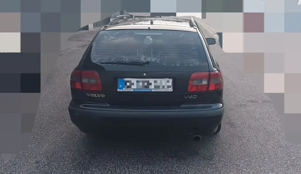 Gebraucht Volvo V40 116 PS (85 kW) 1997 Schwarz Kombi
