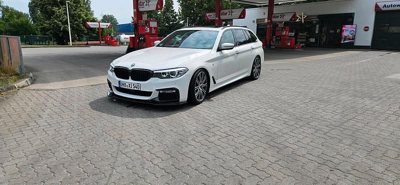 Weiß Gebraucht 2017 BMW 540 Kombi | 29.999 € (Fairer Preis) - Bild 1/4