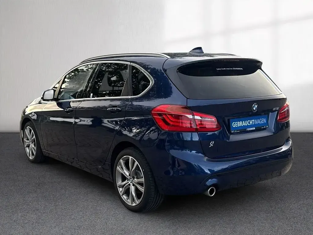 Gebraucht BMW 218 Active Tourer Sport Line 140 PS (102 kW) 2021 Blau Van / Kleinbus