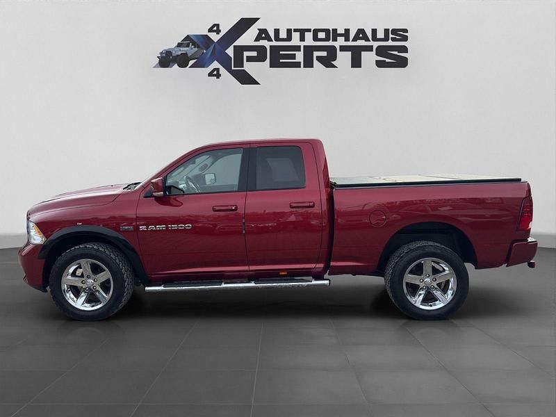 Gebraucht Dodge Ram 396 PS (291 kW) 2011 Cherry red Pickup