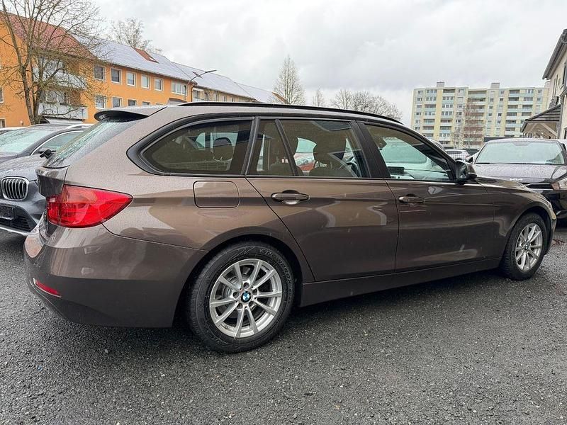 Gebraucht BMW 320 Sport Line 184 PS (135 kW) 2012 Braun Kombi