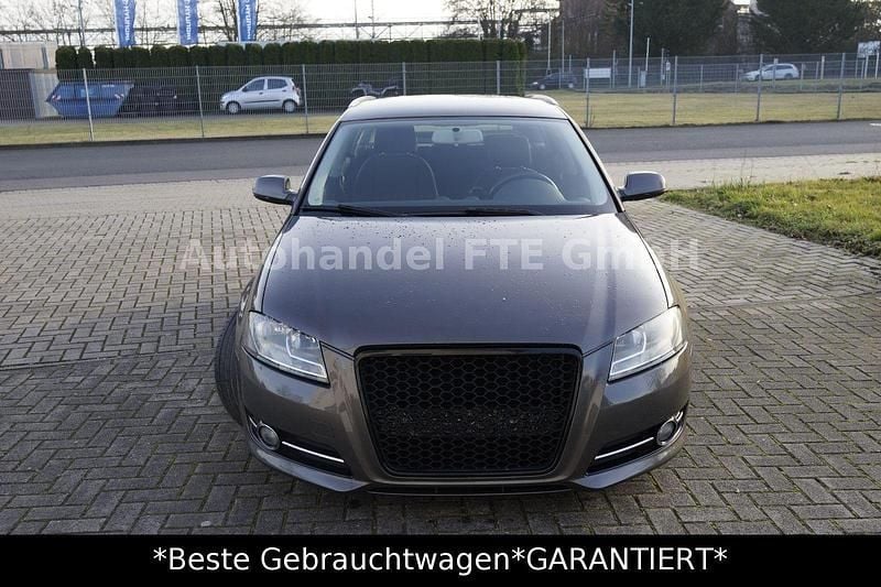 Gebraucht Audi A3 Attraction 125 PS (91 kW) 2012 Grau Kleinwagen