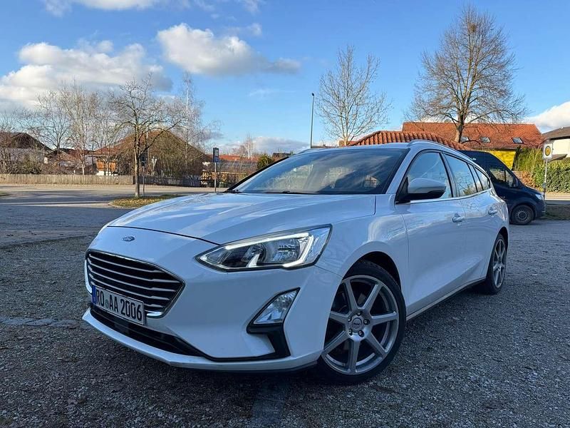 Weiß Gebraucht 2018 Ford Focus Cool & Connect Kombi | 10.500 € (Fairer Preis) - Bild 1/4