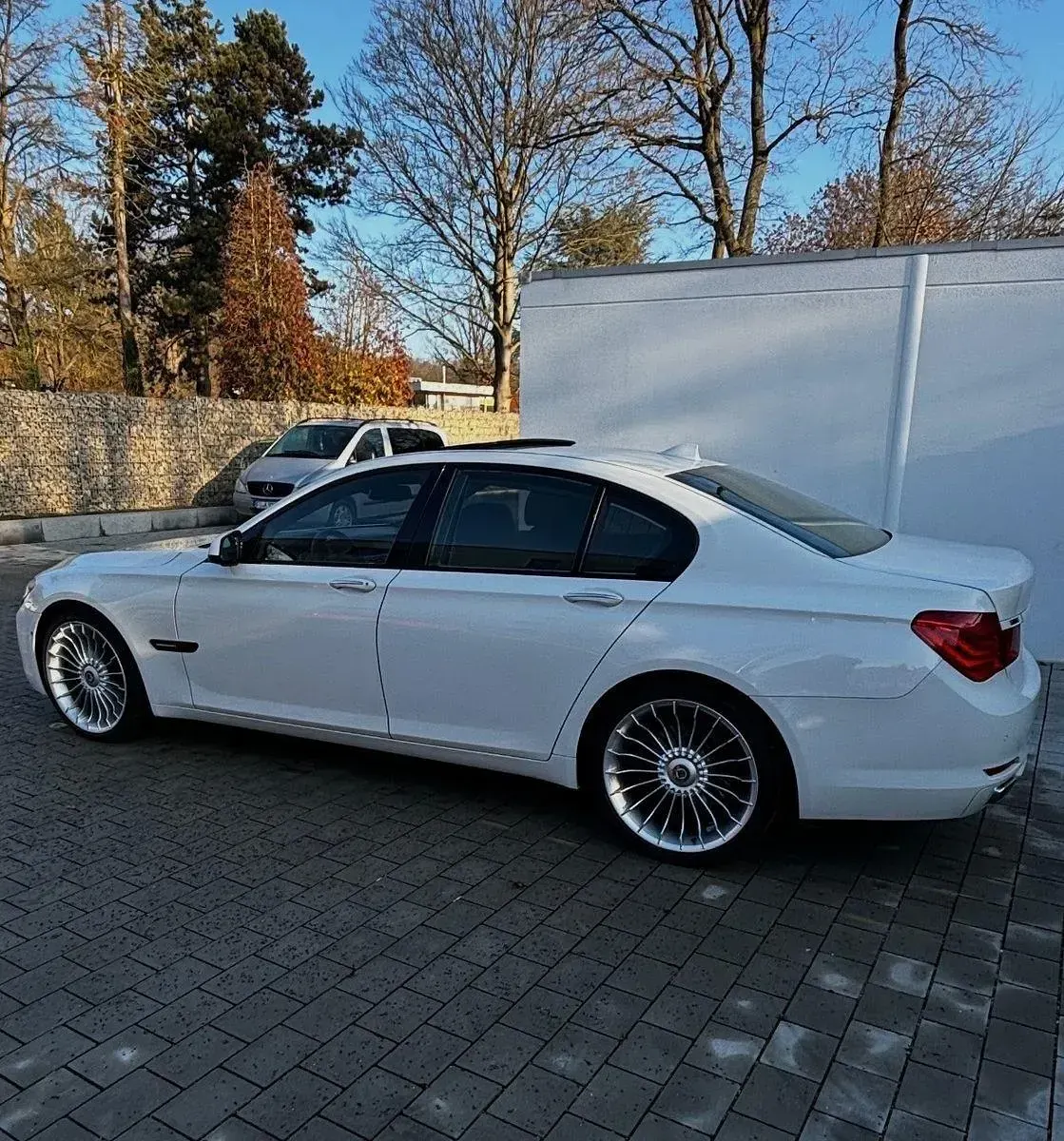 Gebraucht BMW 730 245 PS (180 kW) 2009 Weiß Limousine