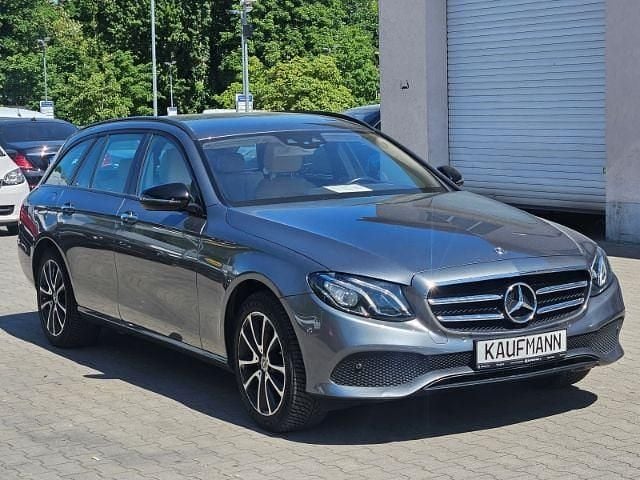 Grau Gebraucht 2018 Mercedes E220 Avantgarde Kombi | 23.890 € (Superpreis) - Bild 1/4