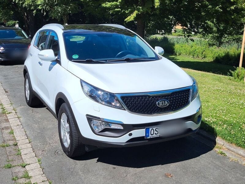 Weiß Gebraucht 2015 Kia Sportage Vision SUV | 10.500 € (Fairer Preis) - Bild 1/4