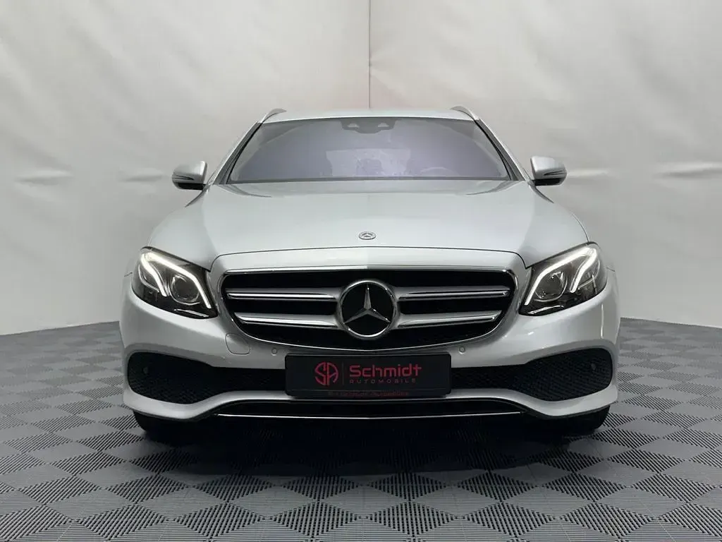 Second-hand Mercedes E220 194 CP (142 kW) 2018 Argintiu Berlinǎ