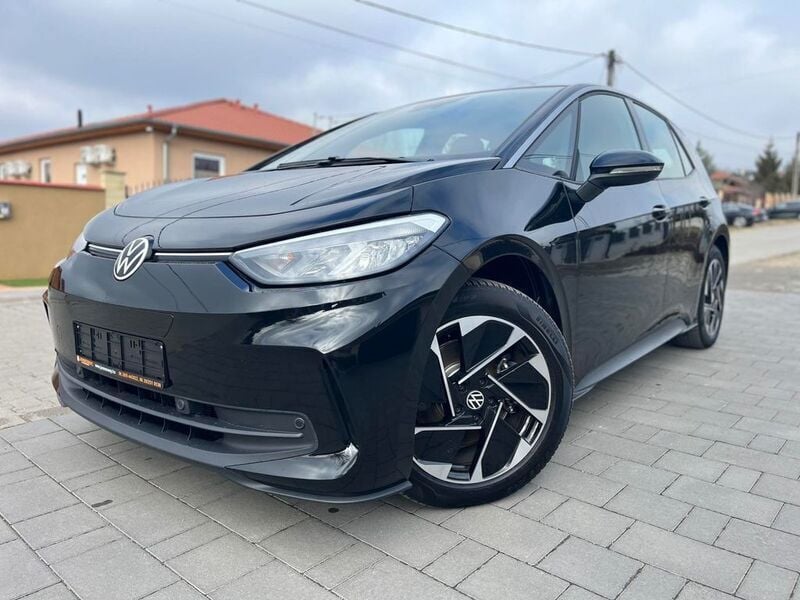 Schwarz Gebraucht 2023 VW ID.3 Pro Kleinwagen | 26.502 € (Superpreis) - Bild 1/4