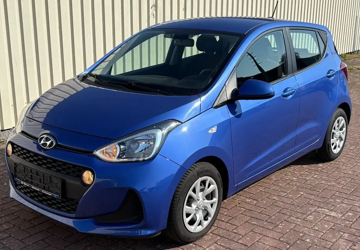 Gebraucht Hyundai i10 Trend 67 PS (49 kW) 2020 Blau Kleinwagen