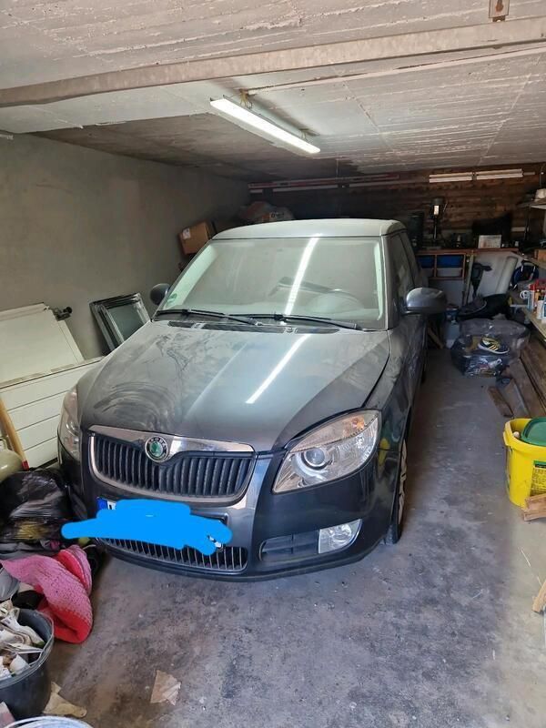 Grau Gebraucht 2008 Skoda Fabia Kleinwagen | 700 € (Superpreis) - Bild 1/1