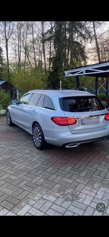 Gebraucht Mercedes C220 194 PS (142 kW) 2019 Silber Kombi
