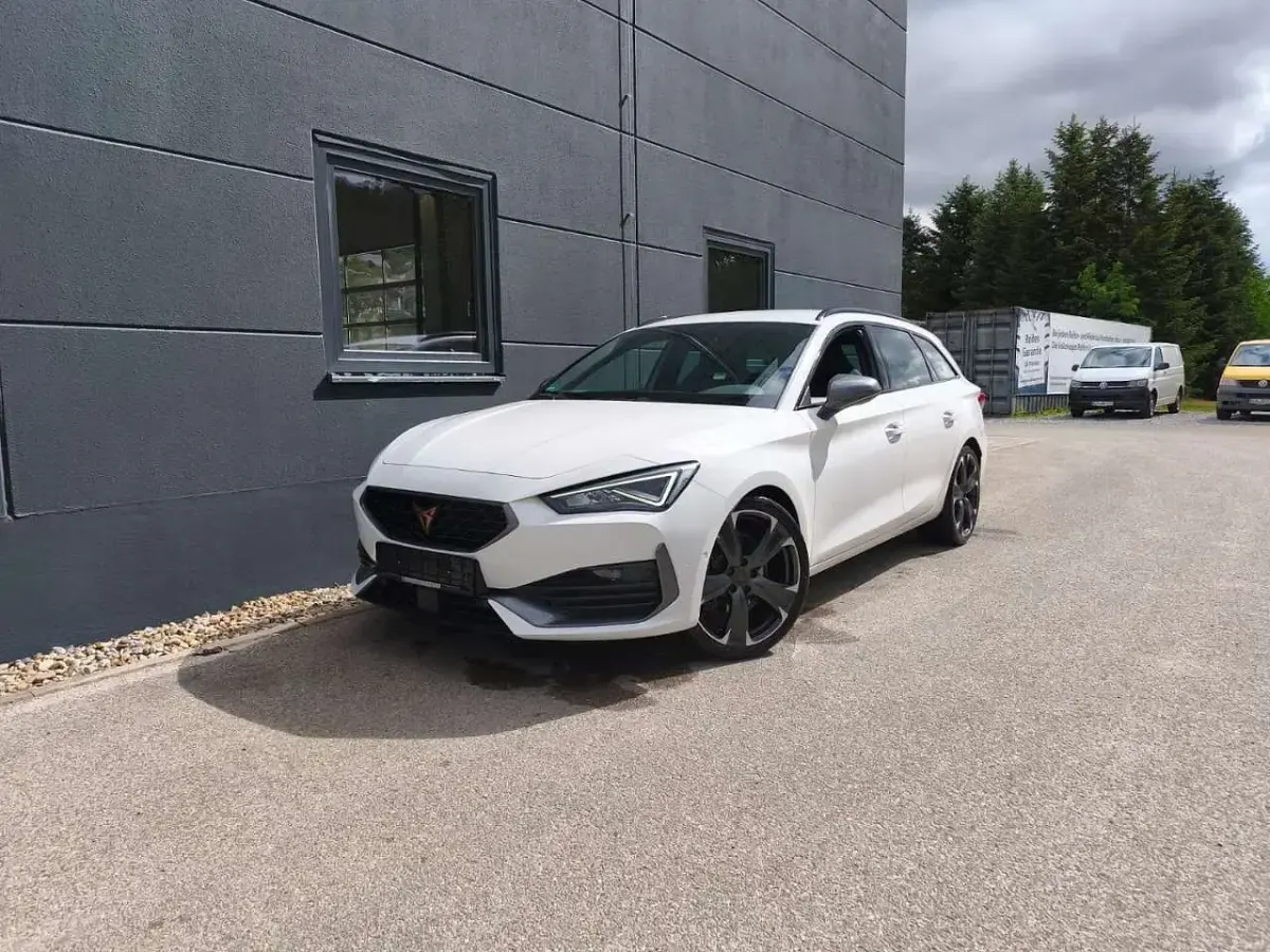 Gebraucht Cupra Leon VZ 310 PS (228 kW) 2024 Weiss Kombi