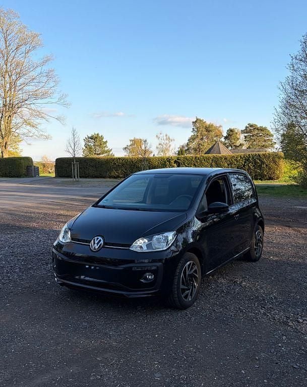 Second-hand VW up! Join 75 CP (55 kW) 2018 Negru Hatchback