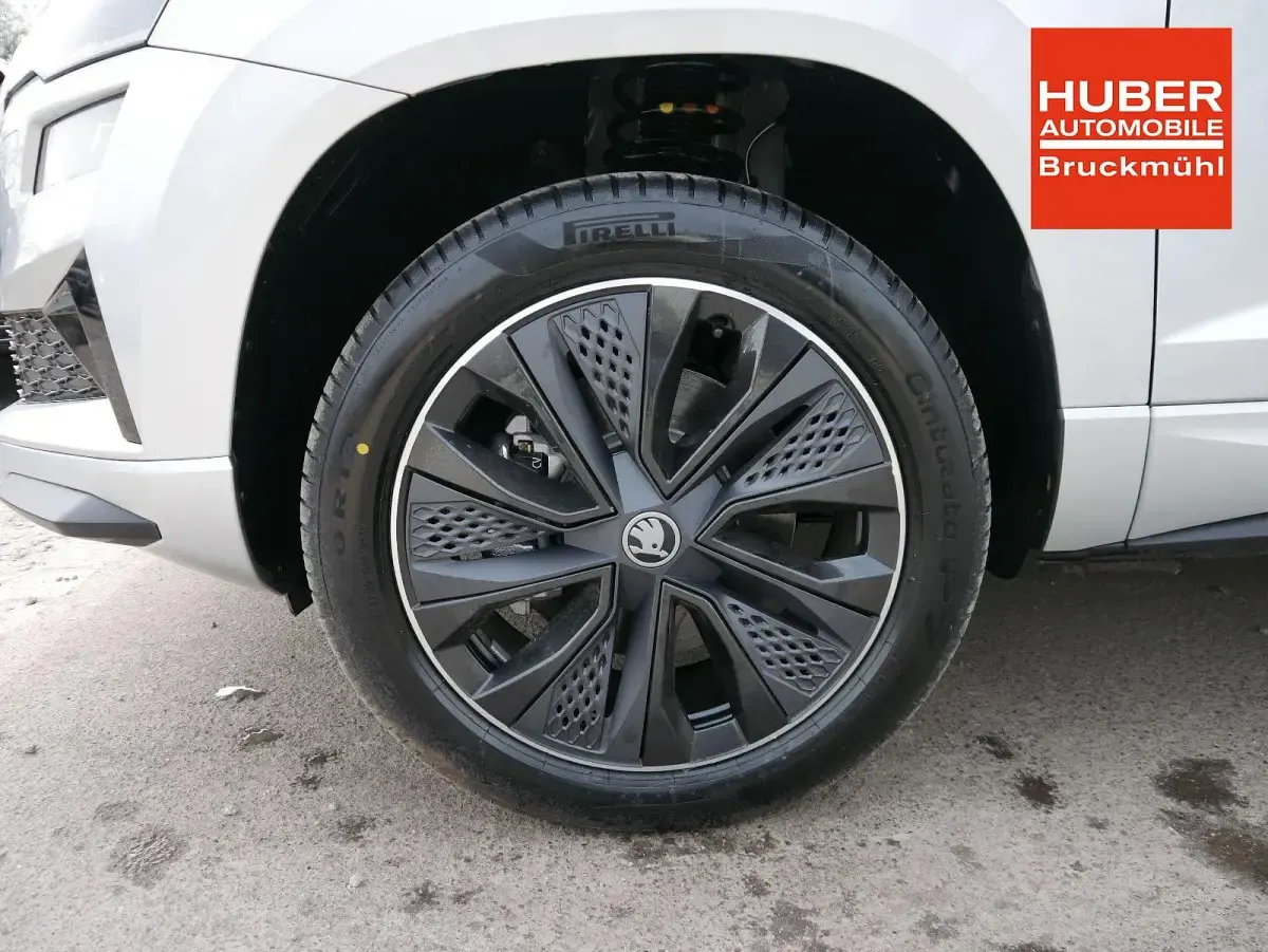 Neu Skoda Karoq SportLine 190 PS (139 kW) 2026 Brillantsilber metallic SUV
