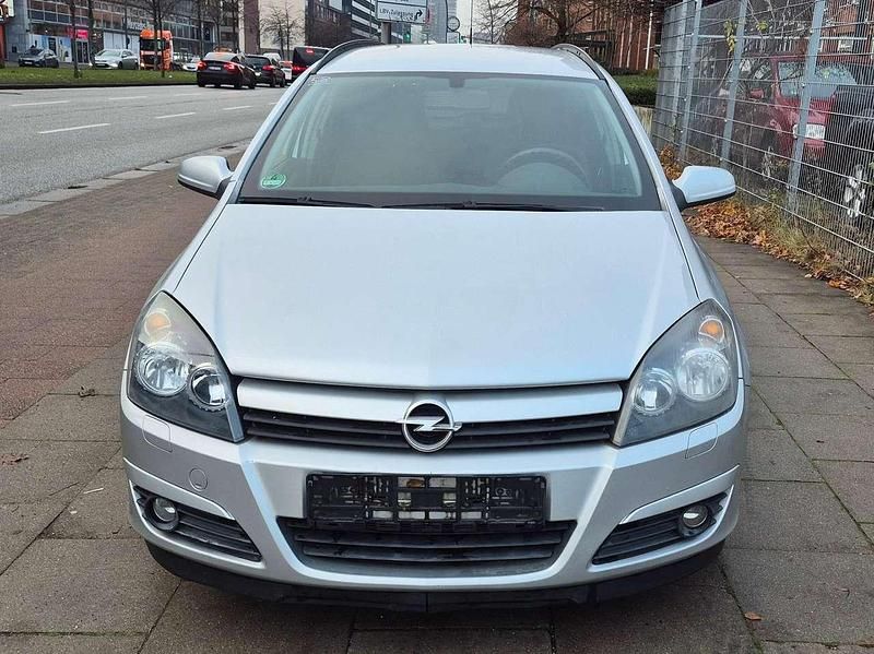 Gebraucht Opel Astra Edition 105 PS (77 kW) 2005 Starsilber iii m2 Kombi