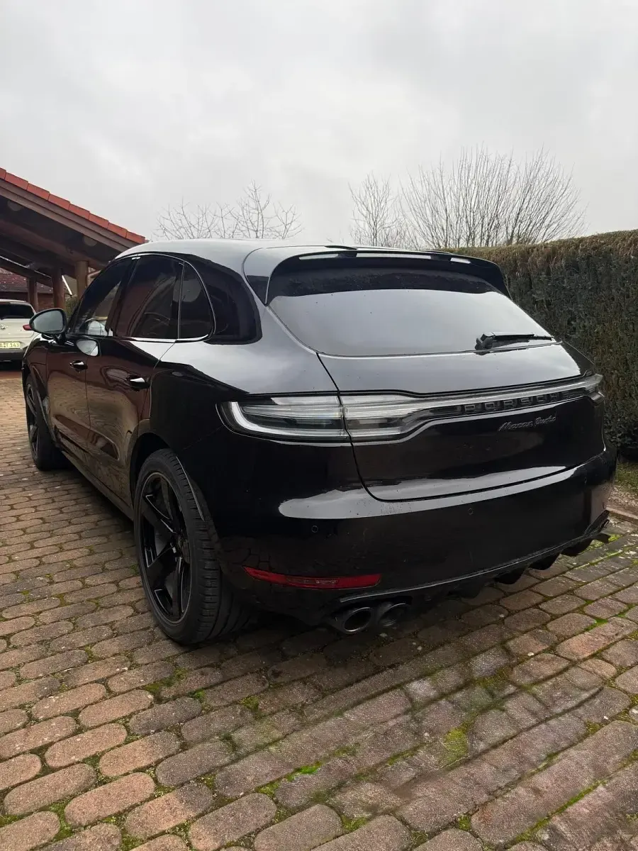Gebraucht Porsche Macan Turbo Sport 441 PS (324 kW) 2020 Schwarz SUV