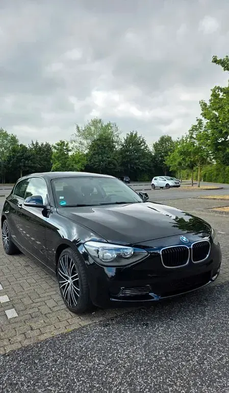 Gebraucht BMW 114 Urban Line 95 PS (69 kW) 2013 Schwarz Kleinwagen