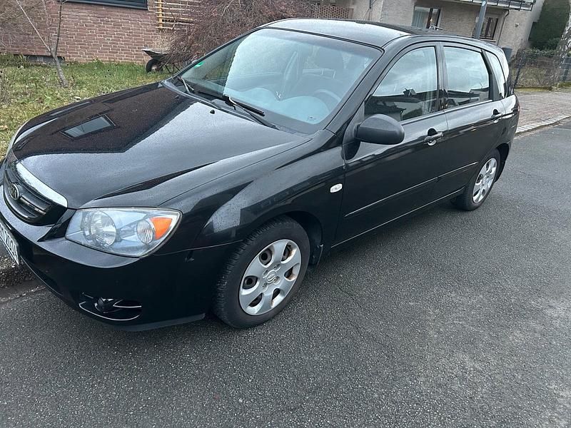 Schwarz Gebraucht 2005 Kia Cerato Limousine | 2.000 € (Fairer Preis) - Bild 1/4