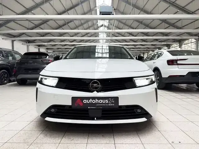 Gebraucht Opel Astra Business Elegance 131 PS (96 kW) 2023 Weiß Kleinwagen