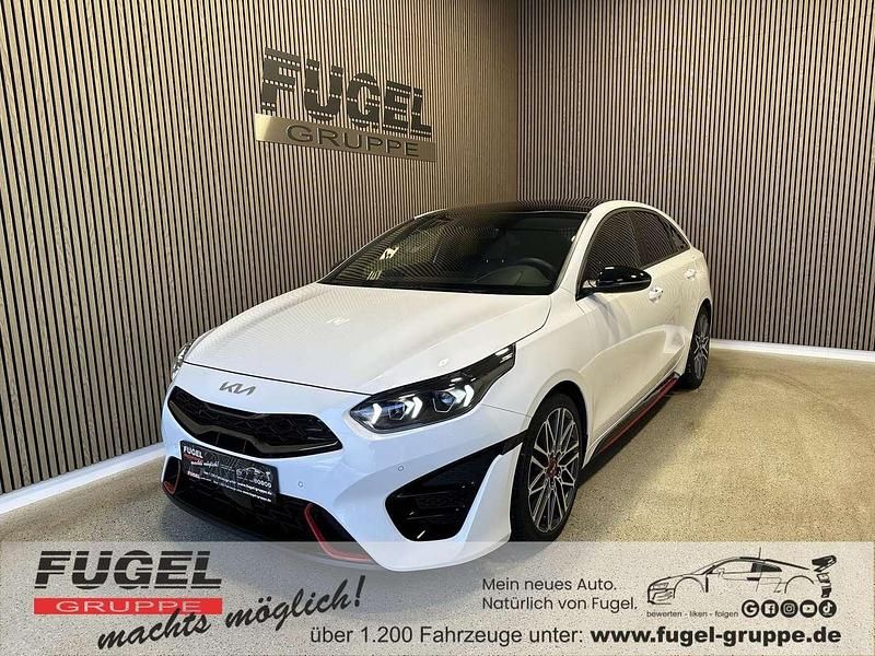(hw2) deluxeweiss met. Gebraucht 2024 Kia ProCeed GT Kombi | 30.498 € (Fairer Preis) - Bild 1/4