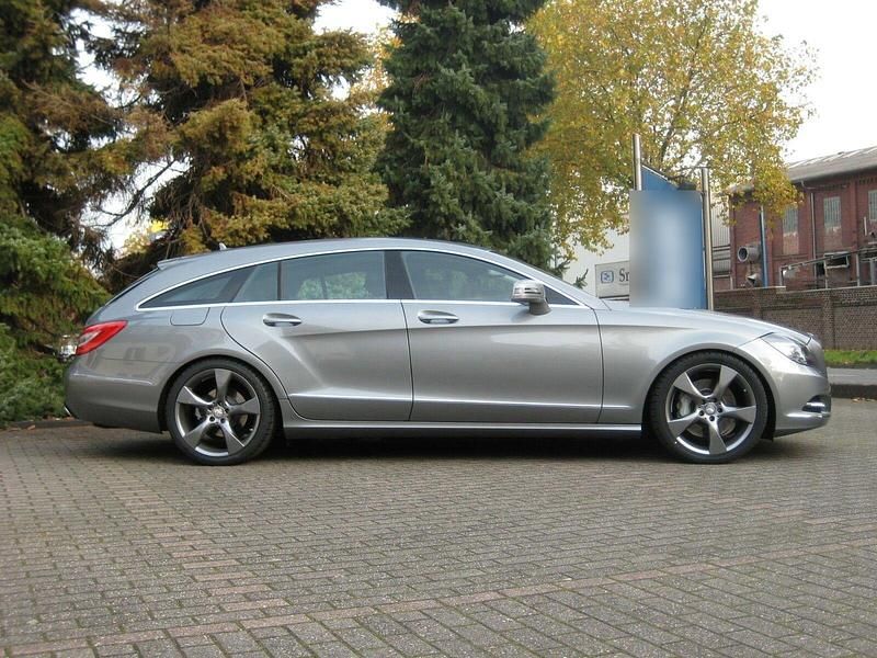 Grau Gebraucht 2013 Mercedes CLS350 Coupé | 15.500 € (Superpreis) - Bild 1/4