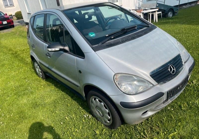 Grau Gebraucht 2003 Mercedes A140 Elegance Kleinwagen | 1.000 € (Fairer Preis) - Bild 1/4