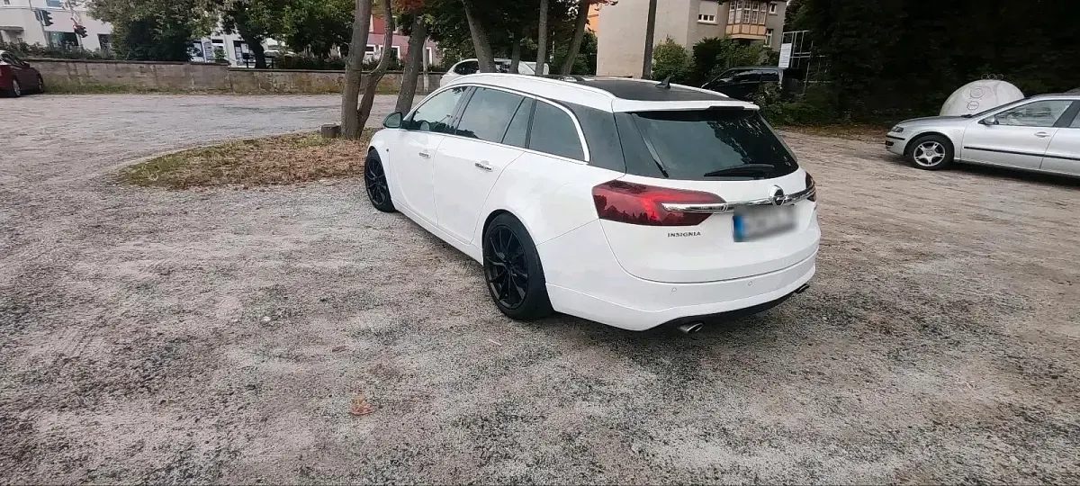 Gebraucht Opel Insignia 195 PS (143 kW) 2014 Weiß Kombi