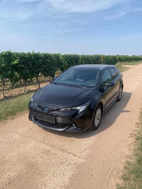 Schwarz Gebraucht 2023 Toyota Corolla Kombi | 19.900 € (Guter Preis) - Bild 1/4