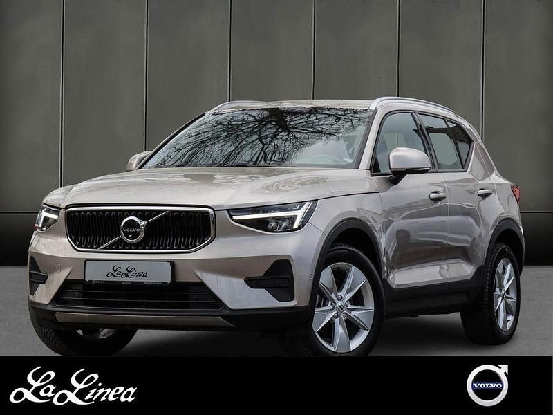 Gebraucht Volvo XC40 Core 163 PS (119 kW) 2024 Bright dusk metallic SUV
