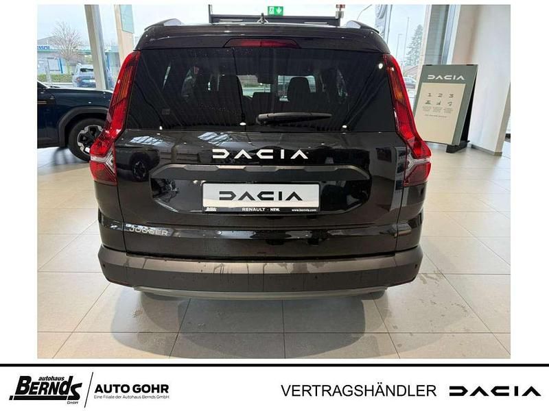 Neu Dacia Jogger Expression 110 PS (80 kW) 2025 Perlmuttschwarz metallic Van / Kleinbus