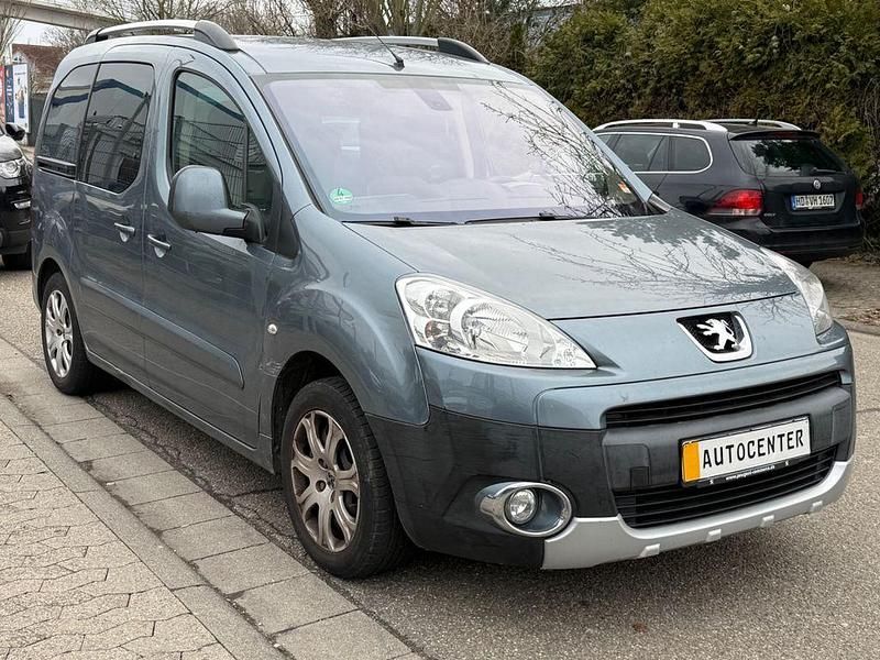 Gebraucht Peugeot Partner Tepee 120 PS (88 kW) 2010 Blau Van / Kleinbus