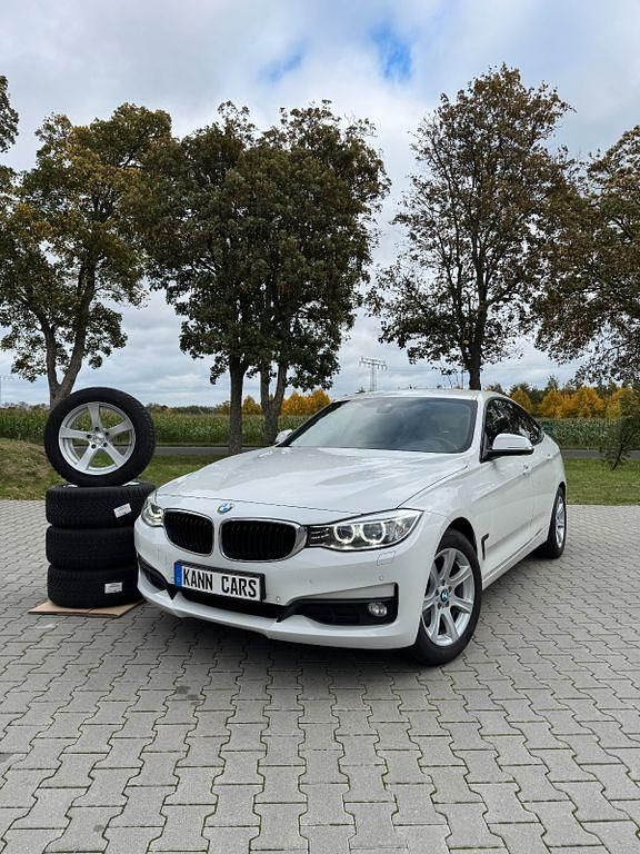Weiß Gebraucht 2014 BMW 320 Gran Turismo Comfort Edition Limousine | 12.980 € (Fairer Preis) - Bild 1/4